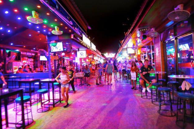 Kehidupan Malam di Phuket! Beware, 17+ Only